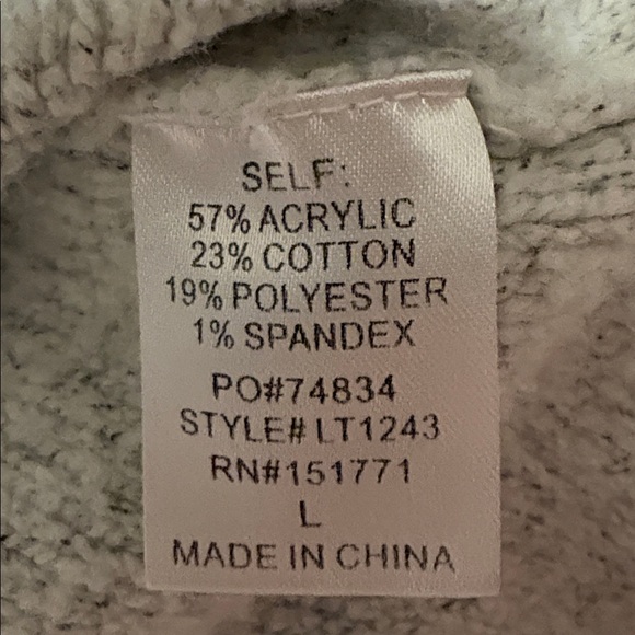 Le Lis Marbled Gray Oversized Turtleneck Sweater with Ragland Long Sleeves - Picture 9 of 9